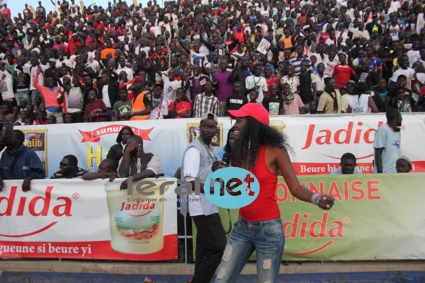 Queen Biz enflamme le Stade Iba Mar Diop