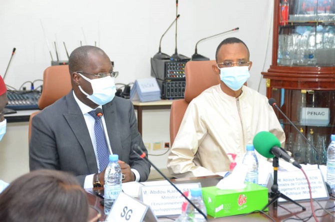 Synergie en vue d'importants projets : Abdoulaye Saydou Sow et Abdou Karim Sall érigent un cadre de collaboration Synergie en vue d'importants projets : Abdoulaye Saydou Sow et Abdou Karim Sall érigent un cadre de collaboration