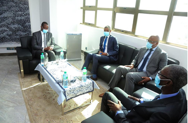 Le ministre de l'ENT, Yankhoba Diatara mise sur l’accès universel pour une meilleure inclusion numérique Le ministre de l'ENT, Yankhoba Diatara mise sur l’accès universel pour une meilleure inclusion numérique