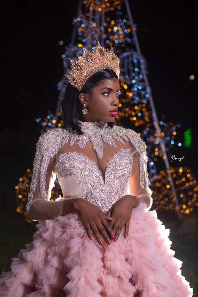 La chanteuse Sokhou Bb dans une magnifique robe "Barbie", secoue la toile ! (Photos)