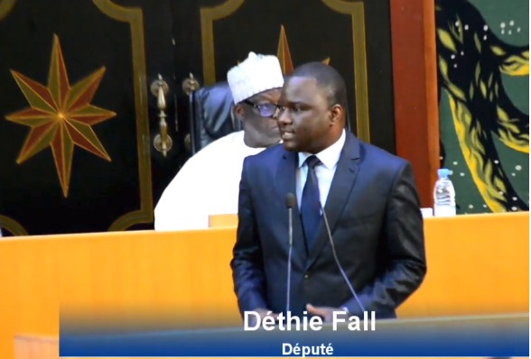 Amadou Diouf, Analyste politique: « Déthié Fall doit aussi rendre son poste de député »