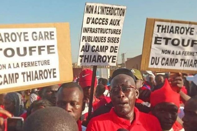 Les voies d’accès au Camp militaire de Thiaroye fermées: Le ras-le-bol des conseillers municipaux et populations à Macky Sall