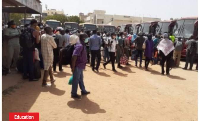 Les 2000 enseignants sortants réclament leurs deux mois de salaire Les 2000 enseignants sortants réclament leurs deux mois de salaire