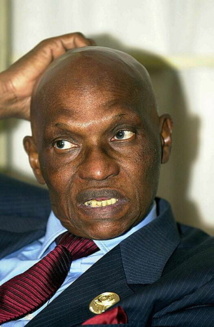 Wade a laissé une « série de bombes à retardement », selon Ousmane Tanor Dieng
