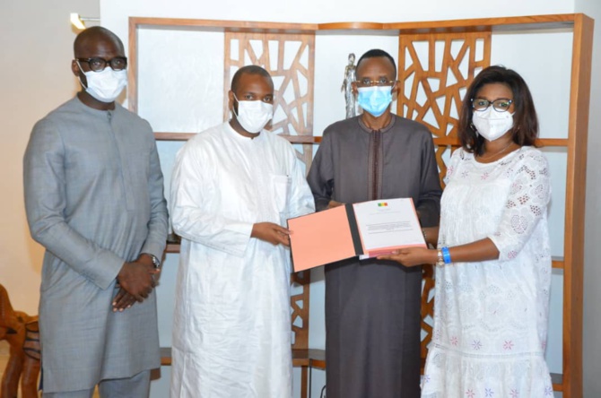 Signature de protocole d'accord entre le MULHP et S2I : Le projet 100 000 logements entre dans sa phase accélérée Signature de protocole d'accord entre le MULHP et S2I : Le projet 100 000 logements entre dans sa phase accélérée