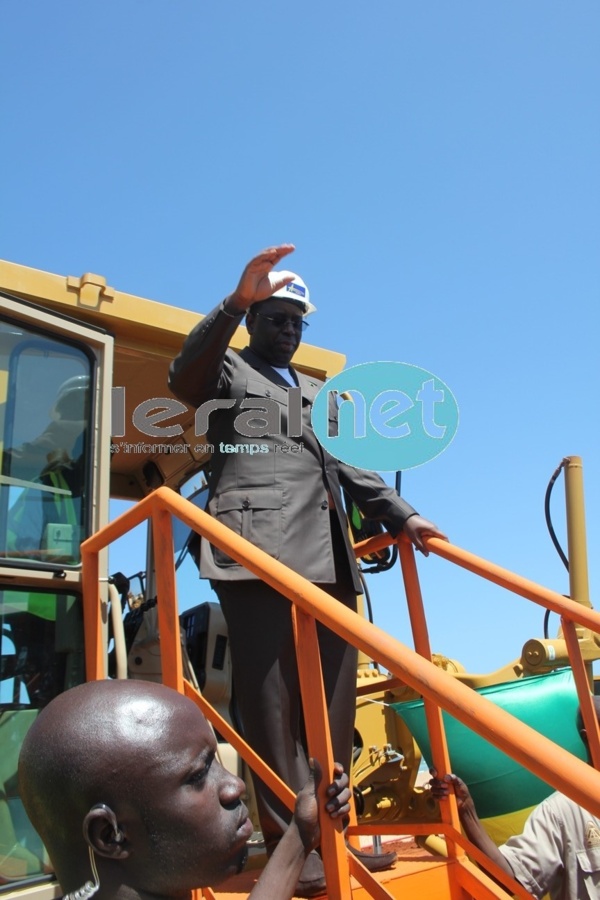 [Photos] Prolongement de la VDN jusqu’à Tivaoune Peulh : Macky a lancé les travaux