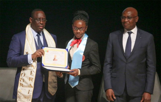 Diary Sow est dans la même classe que Senghor