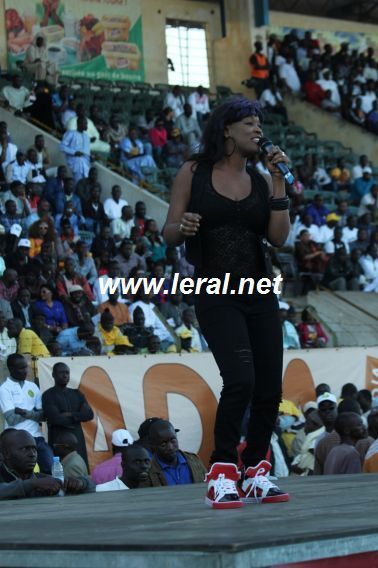 Titi et ses "basket" au stade Demba Diop