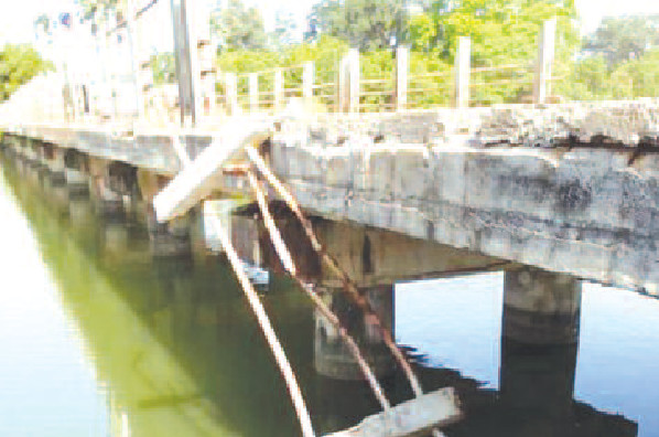 Emile Badiane, Diouloulou, Baila et Tobor, les ponts de tous les dangers : Les populations de Ziguinchor très inquiètes