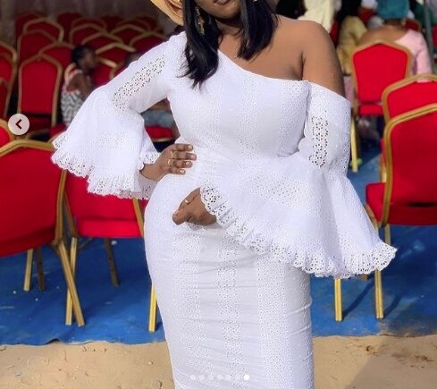 L'actrice Chabi dans une robe brodée à vous couper le souffle (Photos)