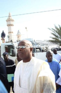 2.000 enseignants au lieu de 500 ont été recrutés entre janvier et mars 2012, selon Serigne Mbaye Thiam.