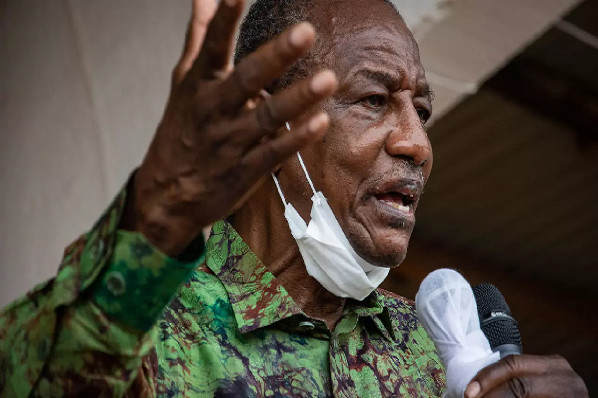 Guinée :  Alpha Condé s’est fait administrer le vaccin russe Spoutnik V contre la Covid-19