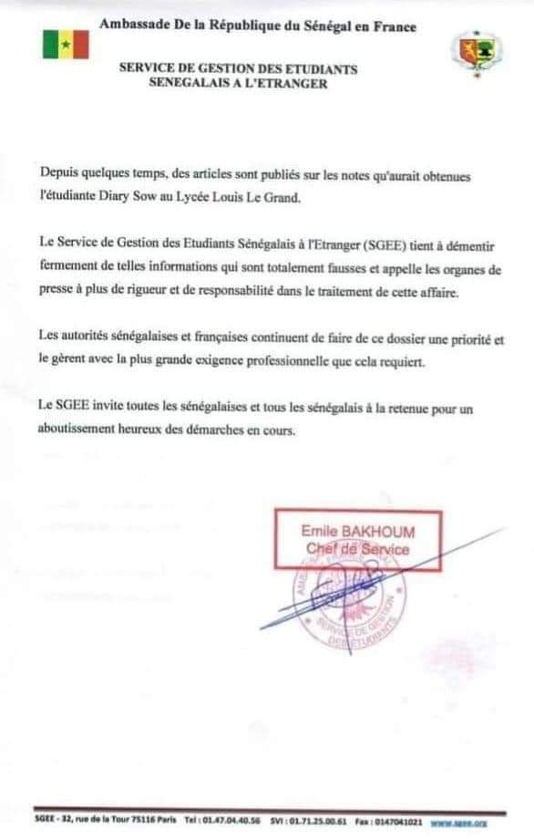 Cependant, nous qui sommes en France, nous ne sommes pas vraiment satisfaits de la manière dont le SGEE travaille, pour bon nombre de raisons. Comment voulez-vous donc être au service des étudiants sénégalais alors que nous pouvons passer des semaines, je dis bien des semaines, à vouloir vous joindre au téléphone, quand nous avons besoin de vous ? Beaucoup d’étudiants ne trouvent plus utile de vous appeler quand des situations d’urgence se présentent à eux. Car, nous le savons, vous n’allez pas répondre immédiatement, alors que le téléphone peut sonner à longueur de journée. Vous ne savez pas si l’étudiant est dans une situation d’urgence grave, s’il veut juste quelques renseignements administratifs, ni s’il a un problème social important qui requiert votre intervention. Si vous avez un numéro de bureau pour qu’on vous contacte, le minimum serait d’être joignable quand nous vous appelons, car c’est, en effet, pour cela qu’on vous paie. Cependant, nous qui sommes en France, nous ne sommes pas vraiment satisfaits de la manière dont le SGEE travaille, pour bon nombre de raisons. Comment voulez-vous donc être au service des étudiants sénégalais alors que nous pouvons passer des semaines, je dis bien des semaines, à vouloir vous joindre au téléphone, quand nous avons besoin de vous ? Beaucoup d’étudiants ne trouvent plus utile de vous appeler quand des situations d’urgence se présentent à eux. Car, nous le savons, vous n’allez pas répondre immédiatement, alors que le téléphone peut sonner à longueur de journée. Vous ne savez pas si l’étudiant est dans une situation d’urgence grave, s’il veut juste quelques renseignements administratifs, ni s’il a un problème social important qui requiert votre intervention. Si vous avez un numéro de bureau pour qu’on vous contacte, le minimum serait d’être joignable quand nous vous appelons, car c’est, en effet, pour cela qu’on vous paie.