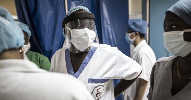 Covid-19: le virus esquinte le personnel soignant, physiquement et psychologiquement