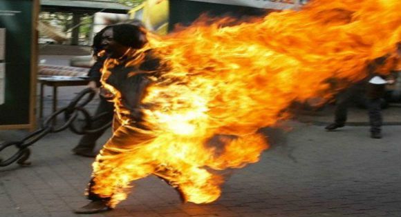 Keur Massar: Une jeune fille brûlée vive par un voleur 