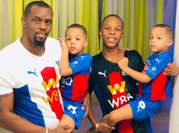 Henri Camara en toute complicité avec ses jumeaux Kyllian et Keylan (Photos)