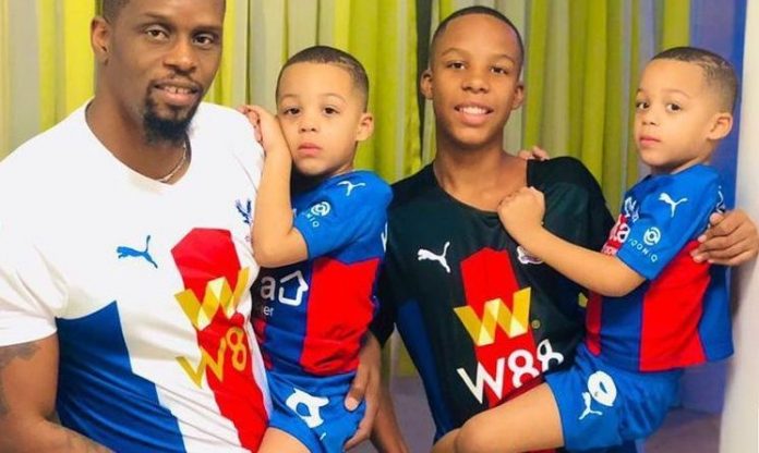 Henri Camara en toute complicité avec ses jumeaux Kyllian et Keylan (Photos)