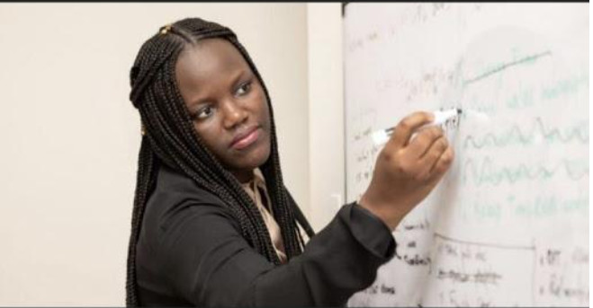 Adji Bousso Dieng, première femme noire sénégalaise, Professeure à Princeton