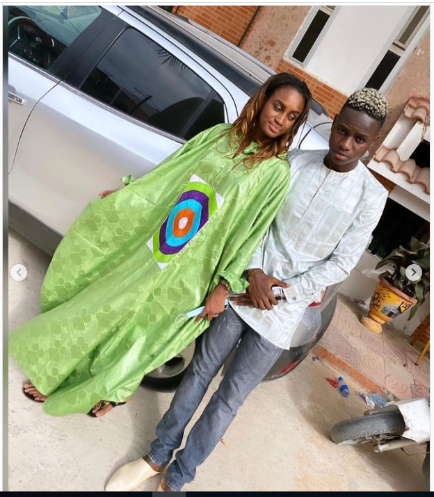 Quand la petite sœur de Wally Seck, Aïcha rend hommage à tous ses boubous qu'elle ne portera sûrement plus. Regardez !