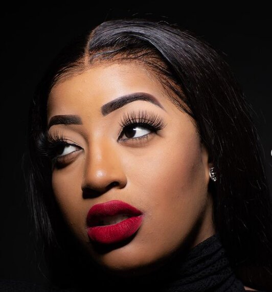 Special Saint Valentin: L'actrice Betty ouvre le bal et fait sensation sur la toile (Photos) Special Saint Valentin: L'actrice Betty ouvre le bal et fait sensation sur la toile (Photos)