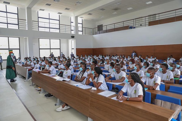 Inauguration de l’Université Sassou Nguesso de Brazza : Macky Sall invite les étudiants à être l'élite mondiale Inauguration de l’Université Sassou Nguesso de Brazza : Macky Sall invite les étudiants à être l'élite mondiale