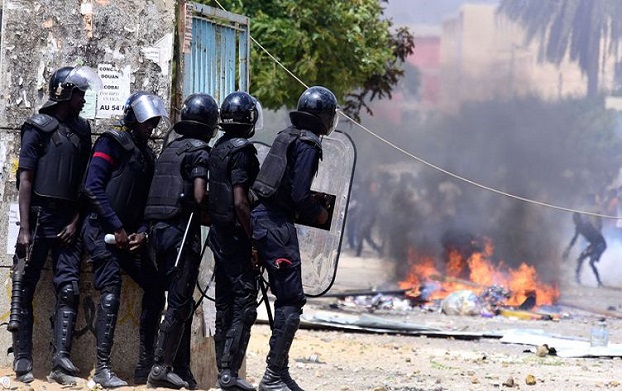 Urgence signalée: Ça chauffe chez Sonko entre les militants et la police !