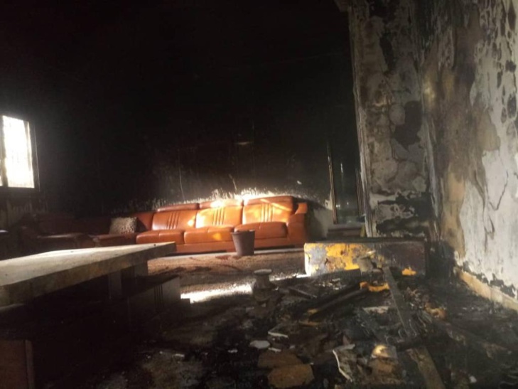 Louga: Des militants de Sonko incendient la maison d’Aïda Diallo, mère de Mamour Diallo