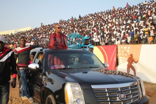 [Photos] Thione Seck comblé