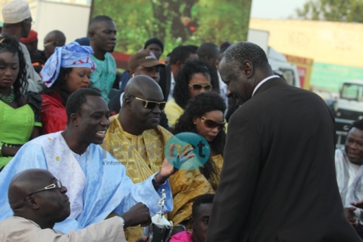 [Photos] Thione Seck comblé