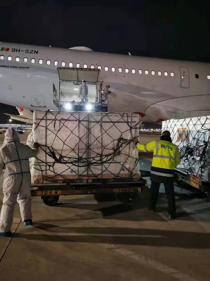 Le convoi des vaccins qui a quitté la Chine hier soir pour Dakar en images !