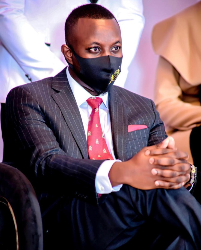 Mohamet B Diallo allias Mo Gates félicite le meilleur ministre Amadou Hott mais demande comment ? ( Contribution )