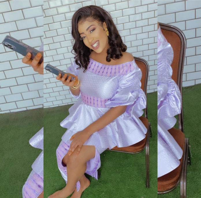 Appréciez le magnifique "sagnsé »de l'actrice Betty Dia (Photos) Appréciez le magnifique "sagnsé »de l'actrice Betty Dia (Photos)