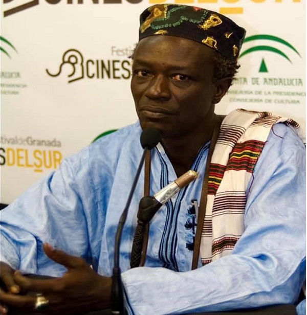 L’histoire rattrape le cinéaste Moussa Sène Absa (Abdou Latif Coulibaly)