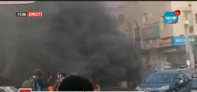 Levée de l'immunité parlementaire de Ousmane Sonko: Des manifestations à l'Ucad, Rufisque et aux Parcelles assainies Levée de l'immunité parlementaire de Ousmane Sonko: Des manifestations à l'Ucad, Rufisque et aux Parcelles assainies