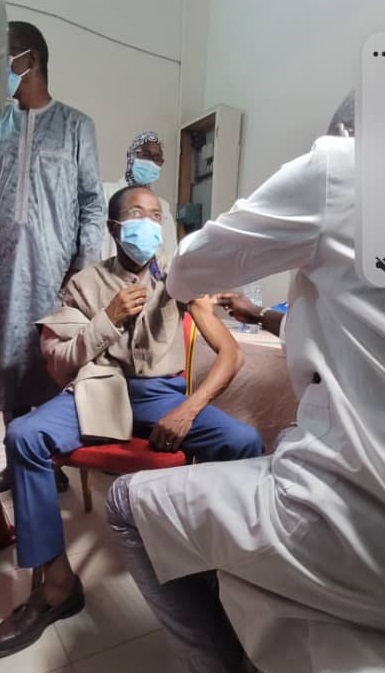 Campagne de vaccination à Thiès: Abdoul Mbow, le premier vice-président de l'Assemblée nationale, montre la voie