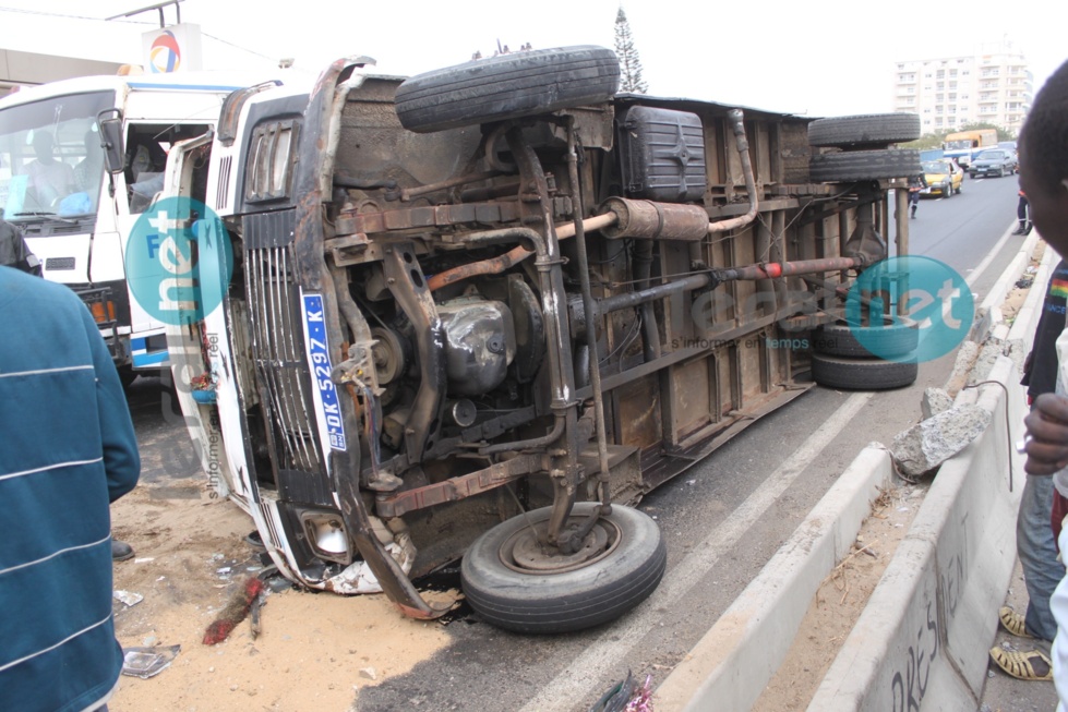 Les images exclusives de l'accident survenu sur l'avenue Cheikh Anta Diop de Dakar