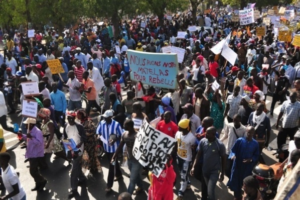 [photos]Marche de soutien à Karim : Me Wade félicite ses partisans et leurs alliés, et les exhorte  à rester mobilisés
