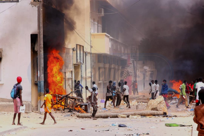 Saint-Louis: Le siège de l’APR attaqué, les tuyaux d’assainissement brûlés