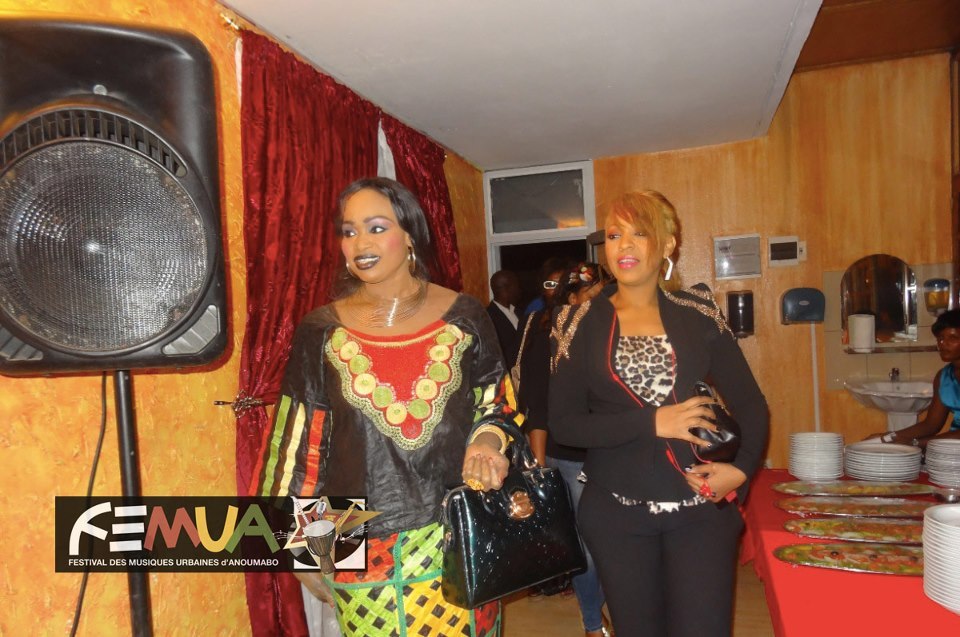 La diva malienne Oumou Sangare et Viviane Chidid à Abidjan!