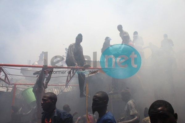 [Photos] Incendie à Grand Dakar : 11 cantines réduites en cendre