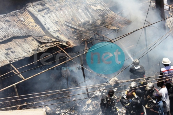 [Photos] Incendie à Grand Dakar : 11 cantines réduites en cendre