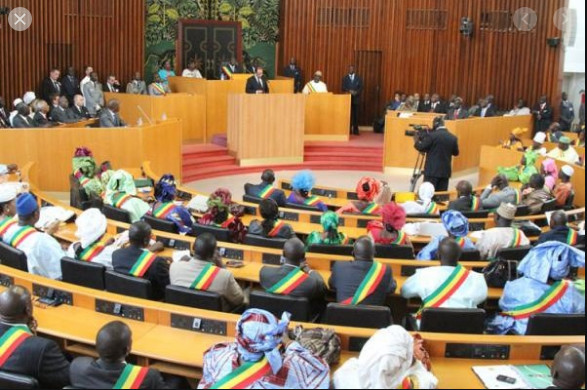 Assemblée nationale: Les députés de l’opposition déposent une résolution pour la suspension des poursuites contre Ousmane Sonko