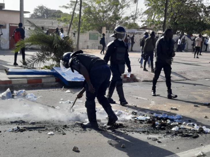 Photos / Affrontements à la Place de l’Obélisque: Les premiers dégâts matériels enregistrés