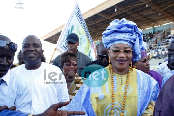 [Photos] Aïda Mbodj honorée par Assane Ndiaye