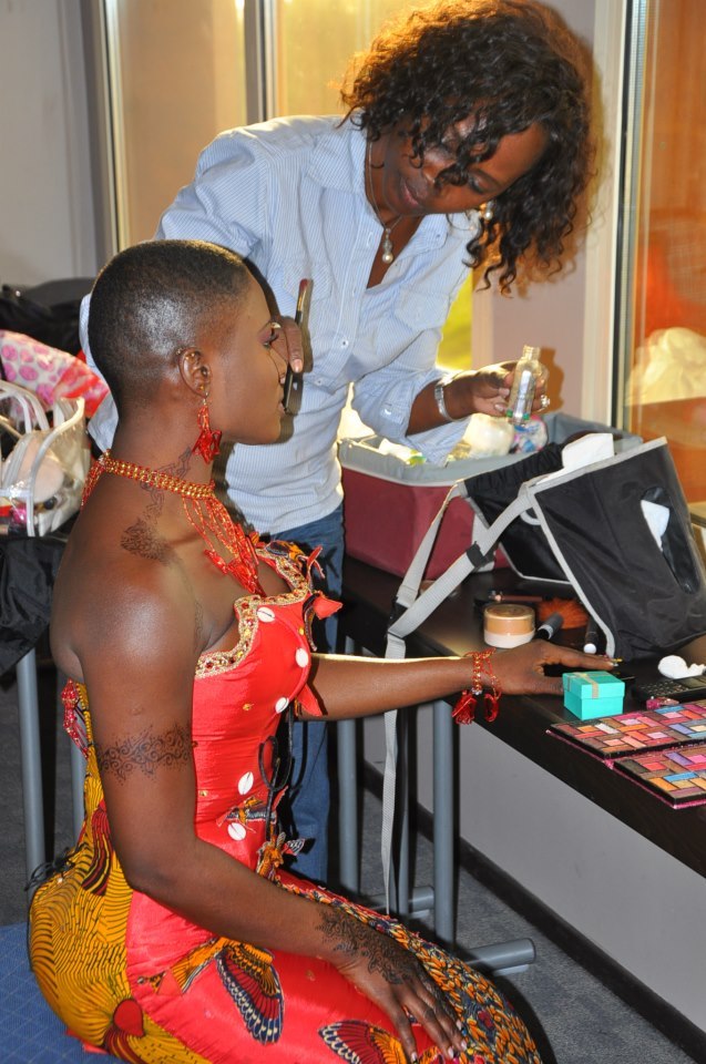 La chanteuse Ma Sané "new look" en mode maquillage