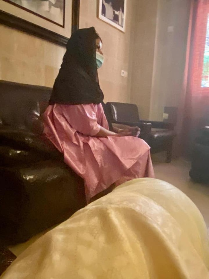 Barthélémy Dias chez feu Thione Seck pour présenter ses condoléances Barthélémy Dias chez feu Thione Seck pour présenter ses condoléances