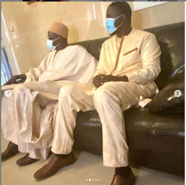 Barthélémy Dias chez feu Thione Seck pour présenter ses condoléances Barthélémy Dias chez feu Thione Seck pour présenter ses condoléances