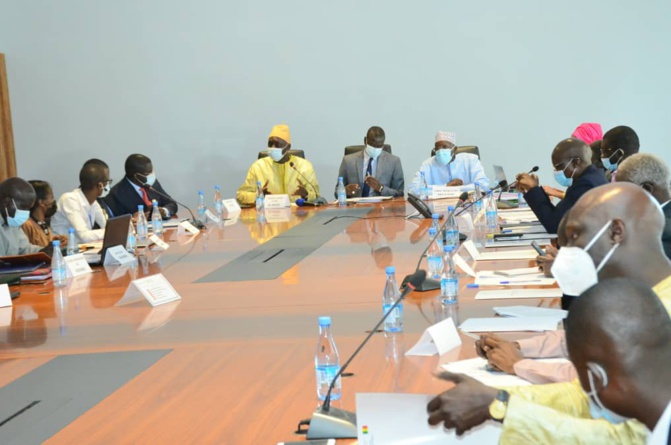 INSTALLATION DU JURY POUR LE CONCOURS INTERNATIONAL D’ARCHITECTURE POUR L’AMENAGEMENT DU PARC FORESTIER URBAIN DE DAKAR-YOFF INSTALLATION DU JURY POUR LE CONCOURS INTERNATIONAL D’ARCHITECTURE POUR L’AMENAGEMENT DU PARC FORESTIER URBAIN DE DAKAR-YOFF