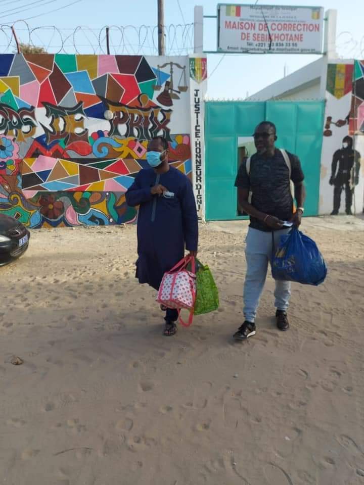 PHOTOS+VIDEO / Maison de correction de Sébikhotane: Sortie de prison d’Assane Diouf et Guy Marius Sagna