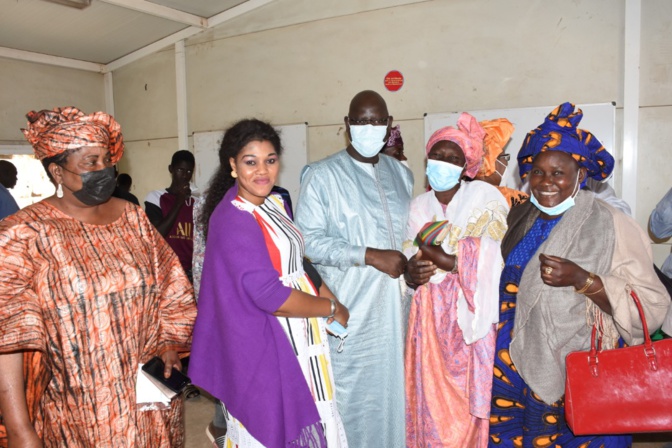JAXAY-PARCELLES- NDIACOULRAP : LES RESPONSABLES DE LA COALITION PRESIDENTIELLE FONT BLOC ET REAFFIRMENT LEUR SOUTIEN AU PR. JAXAY-PARCELLES- NDIACOULRAP : LES RESPONSABLES DE LA COALITION PRESIDENTIELLE FONT BLOC ET REAFFIRMENT LEUR SOUTIEN AU PR.
